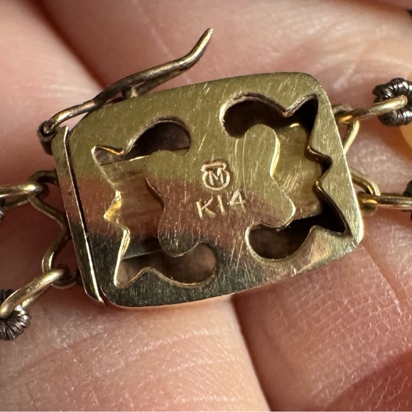 Beautiful Double Strand Mikimoto Akoya Pearl necklace 18” 14k Gold - Picture 6 of 7